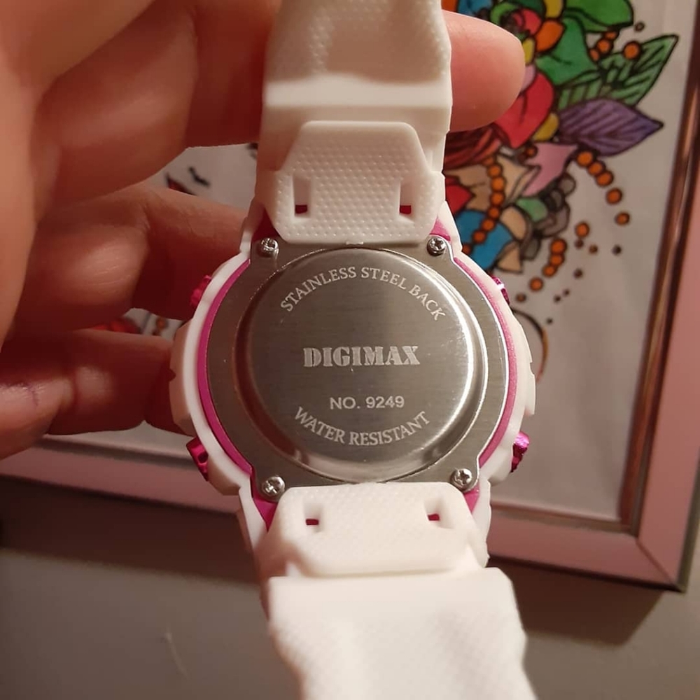 Watch - Picture 2 of 3